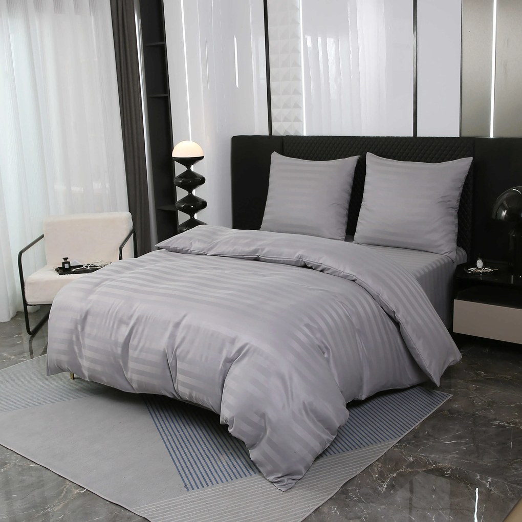 Lenjerie de pat hoteliera din microfibra JASMINE gri deschis - dunga 2 cm, buzunar hotelier Dimensiune lenjerie de pat: 70 x 90 cm | 140 x 220 cm
