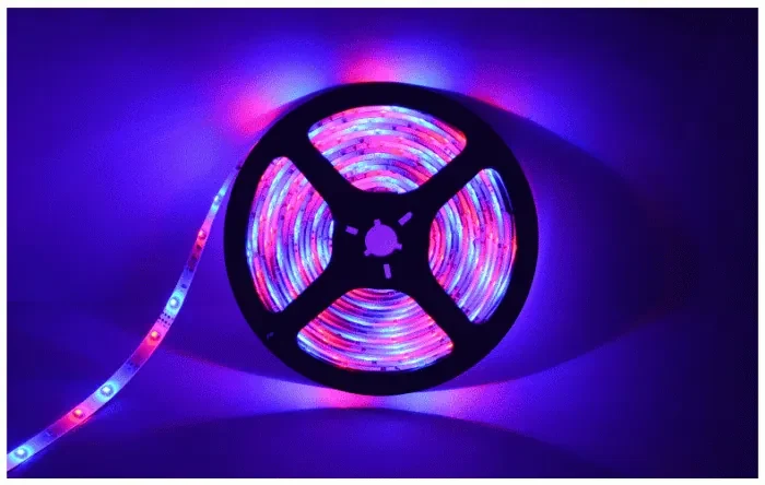 Bandă LED RGB în spatele televizorului - 3 m