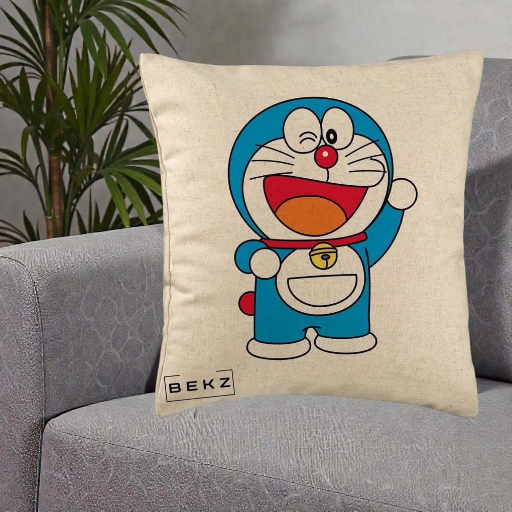 Perna Personalizata Doraemon Salutand, 40x40 cm, Bej, Husa Detasabila, Perna Inclusa, BEKZ®