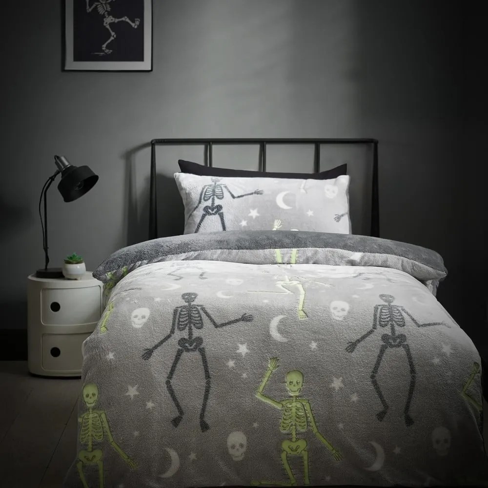 Lenjerie de pat fosforescentă pentru copii gri din micropluș/cocolino pentru pat de o persoană 135x200 cm Halloween Skeleton – Catherine Lansfield