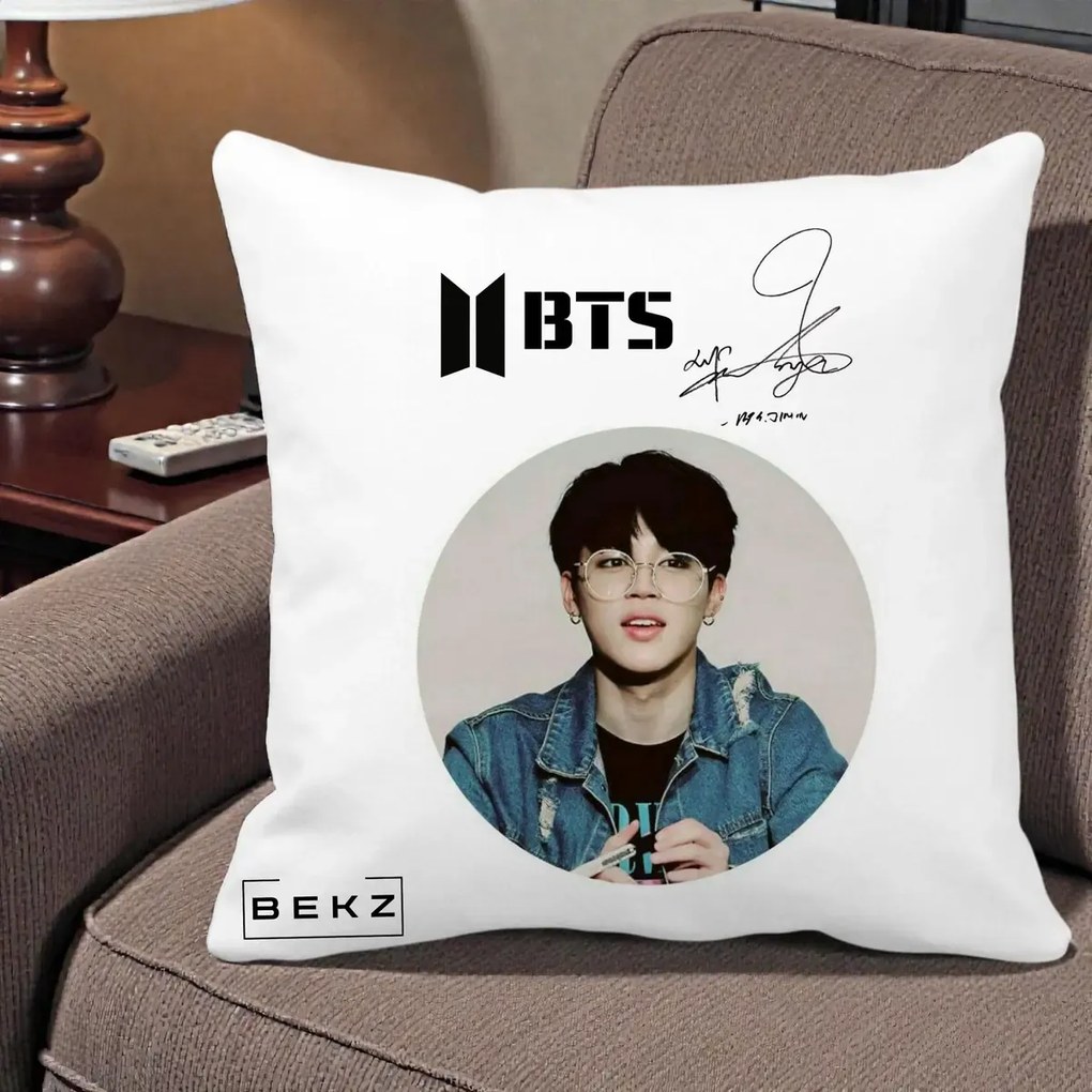 Perna Personalizata K-pop BTS Jimin Portret Cerc Autograf Geaca, 40x40 cm, Alba Mata, Husa Detasabila, Perna Inclusa, BEKZ®