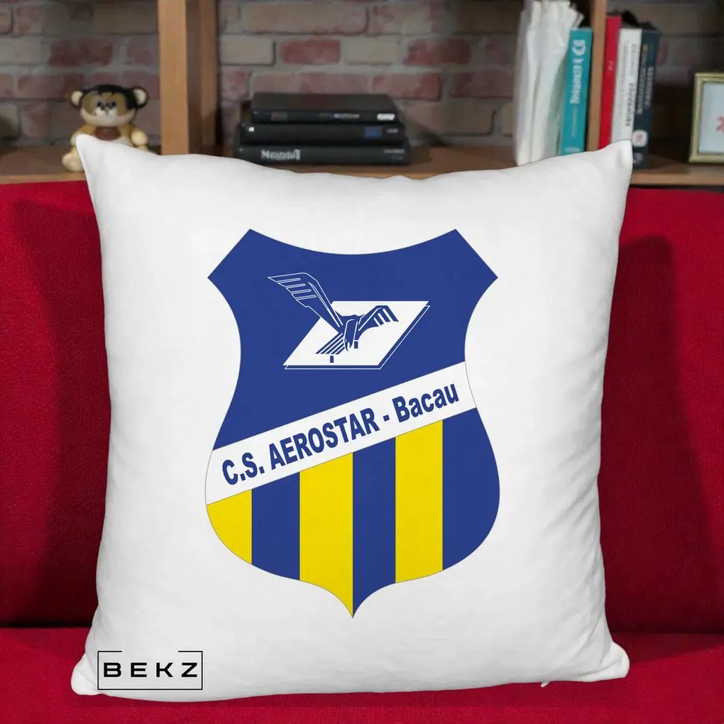 Perna Personalizata CS Aerostar Bacau Fotbal, 40x40 cm, Alb Pufos, Husa Detasabila, Perna Inclusa, BEKZ®
