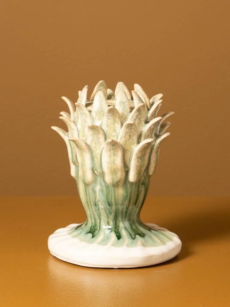 Sfeșnic din ceramică artizanală sculptat în formă de anghinare, natur-verde, finisaj patinat, 14,5×11 cm, „Nuance"