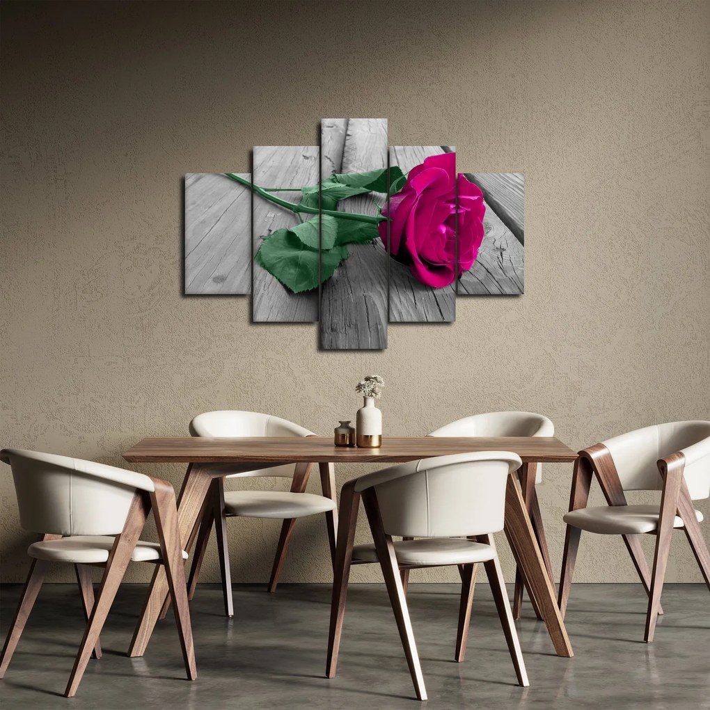 Tablou - Trandafir roz cu tulpina verde (150x105 cm)