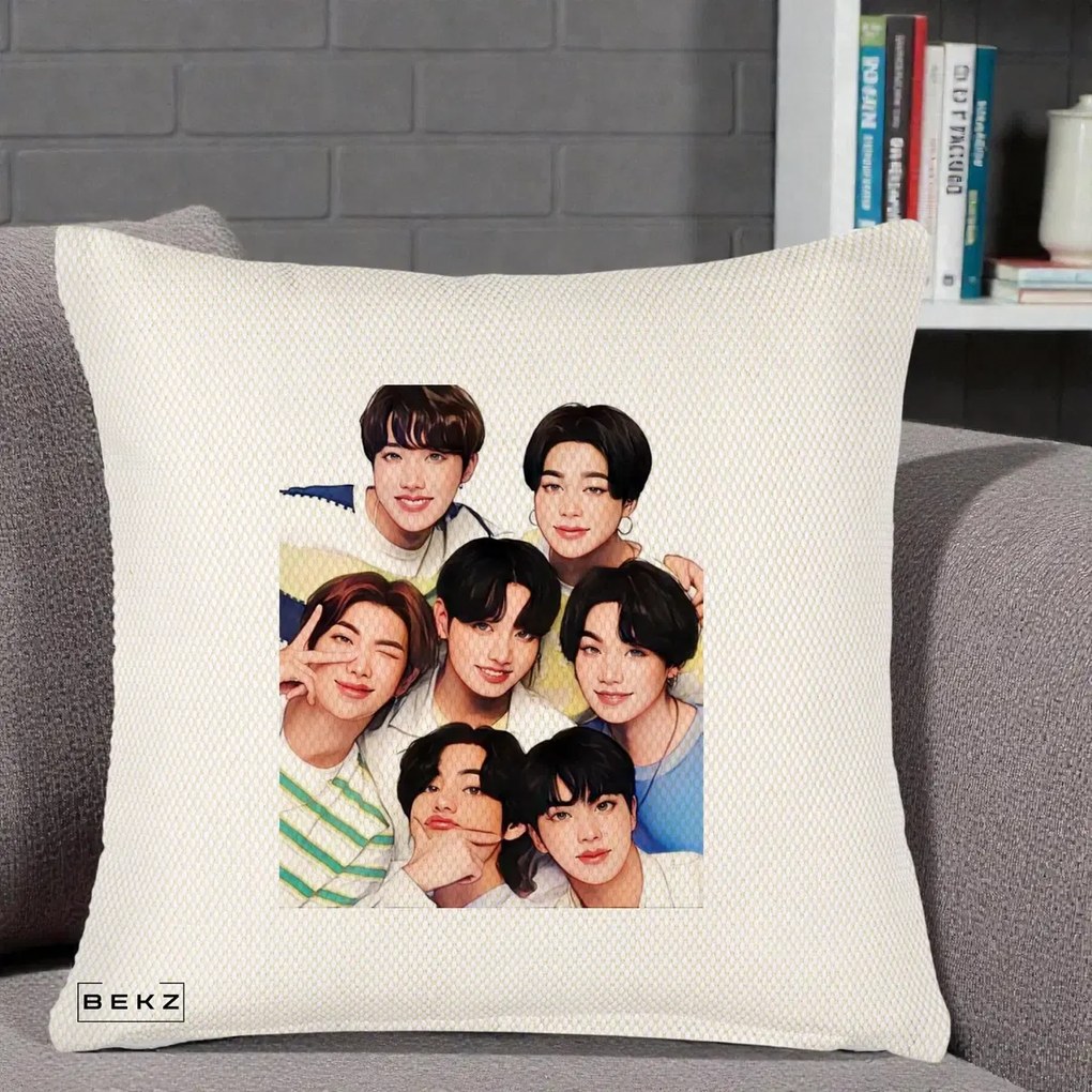 Perna Personalizata K-pop BTS Bangtan Boys Portret Grup Fanart, 40x40 cm, Crem Reliefat, Husa Detasabila, Perna Inclusa, BEKZ®