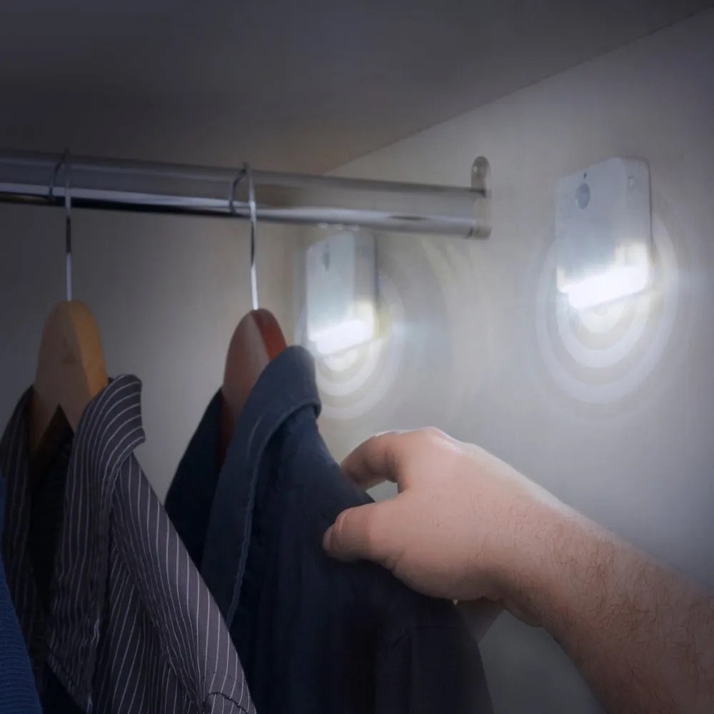 Set 2 LED-uri cu senzori de mișcare InnovaGoods