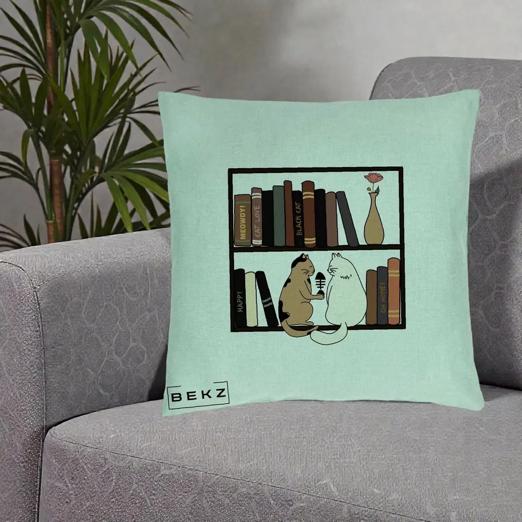 Perna Personalizata Pisici si Carti pe Raft, 40x40 cm, Verde Menta, Husa Detasabila, Perna Inclusa, BEKZ®