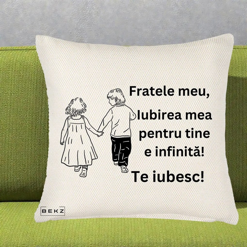 Cadou pentru Frate - Perna Personalizata Fratele Meu Te Iubesc Copii Tinand Maini Varianta 2, 40x40 cm, Crem Reliefat, Husa Detasabila, Perna Inclusa, BEKZ®