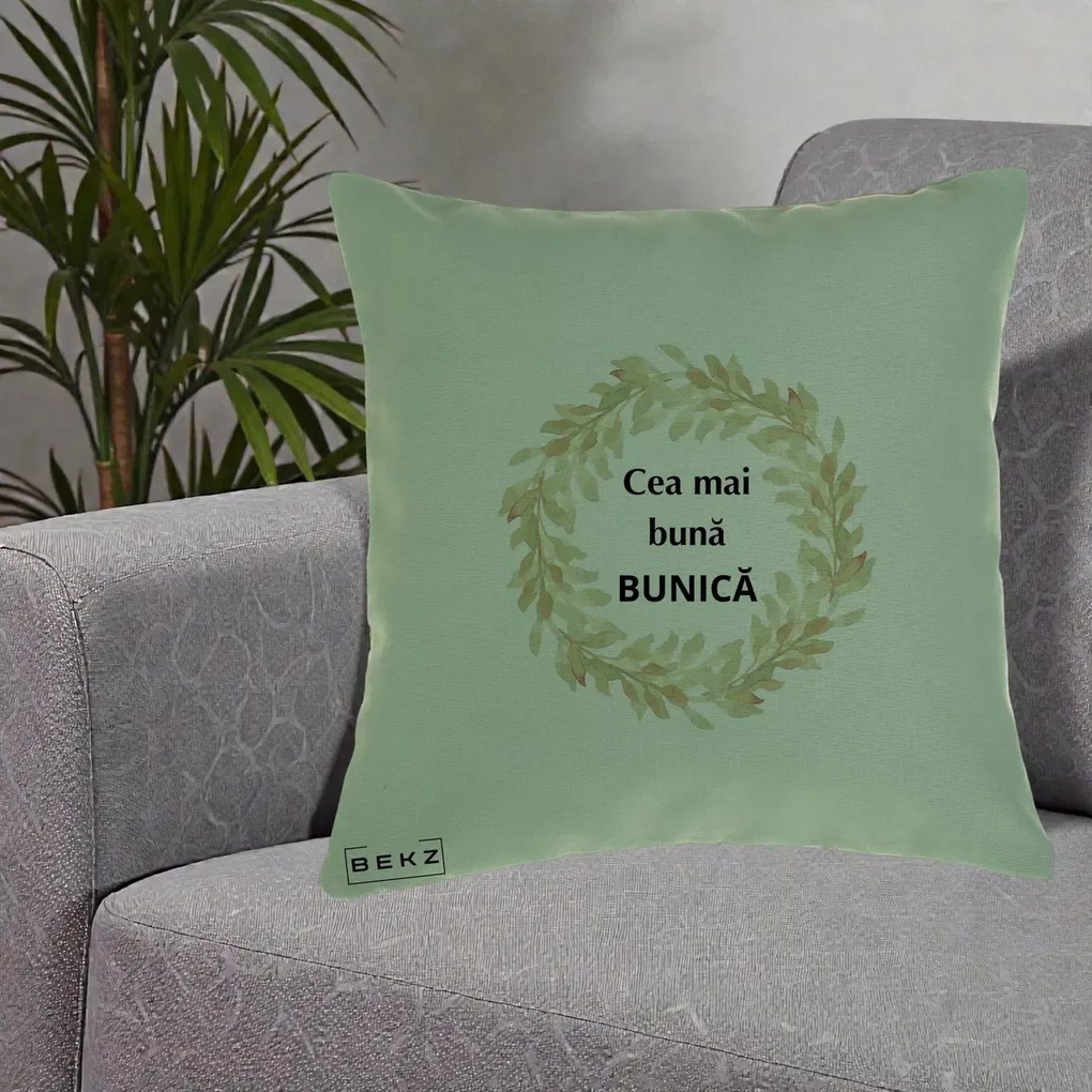 Cadou pentru Bunica - Perna Personalizata Cea Mai Buna Bunica Coronita Frunze Acuarela, 40x40 cm, Verde, Husa Detasabila, Perna Inclusa, BEKZ®