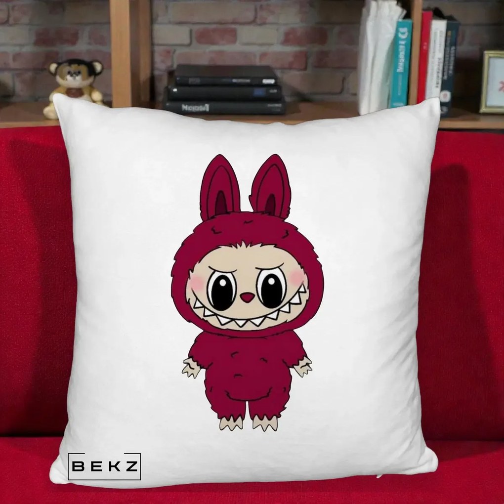 Perna Personalizata Labubu Rosu-Visiniu Solo, 40x40 cm, Alb Pufos, Husa Detasabila, Perna Inclusa, BEKZ®