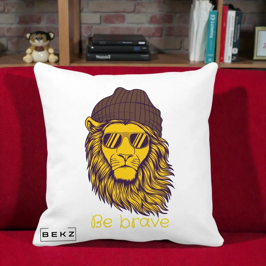 Perna Decorativa Leu Hipster Be Brave, 40x40 cm, Alba Mata, Husa Detasabila, Perna Inclusa, BEKZ®