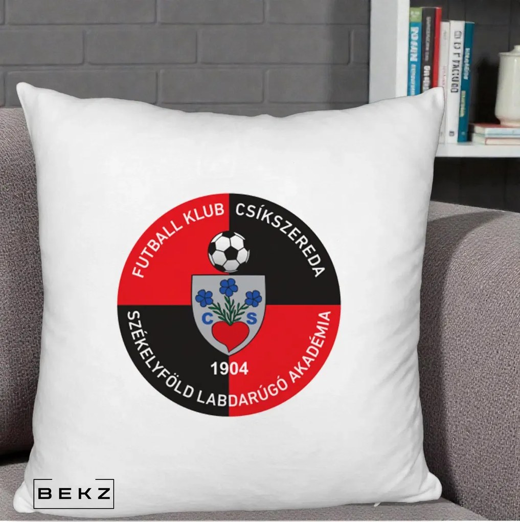 Perna Personalizata FK Csikszereda 1904 Fotbal, 40x40 cm, Alb Pufos, Husa Detasabila, Perna Inclusa, BEKZ®