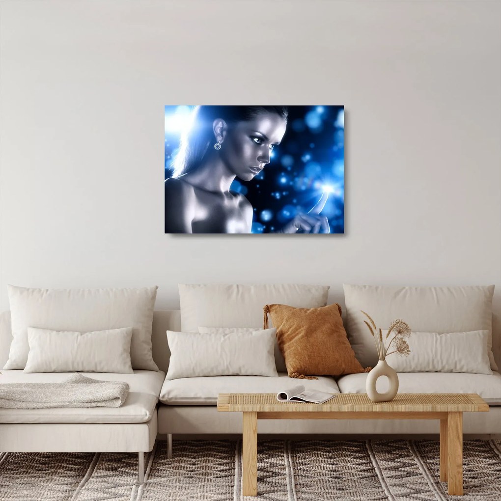 Tablou pe sticlă - Femeia, sclipici albastru (70x50 cm)