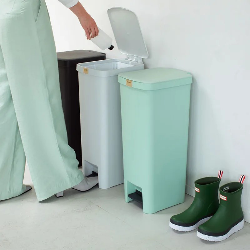 Coș cu pedală Brabantia StepUp 1005558, 40 L, Materiale ecologice, Deschidere mare, Verde deschis