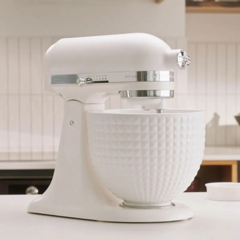 Mixer planetar KitchenAid Artisan Monochrome White 5KSM156CXEPL, 300W, 4.7L, Acționare directa, 10 viteze, Cap inclinat, Bol ceramic, Crem