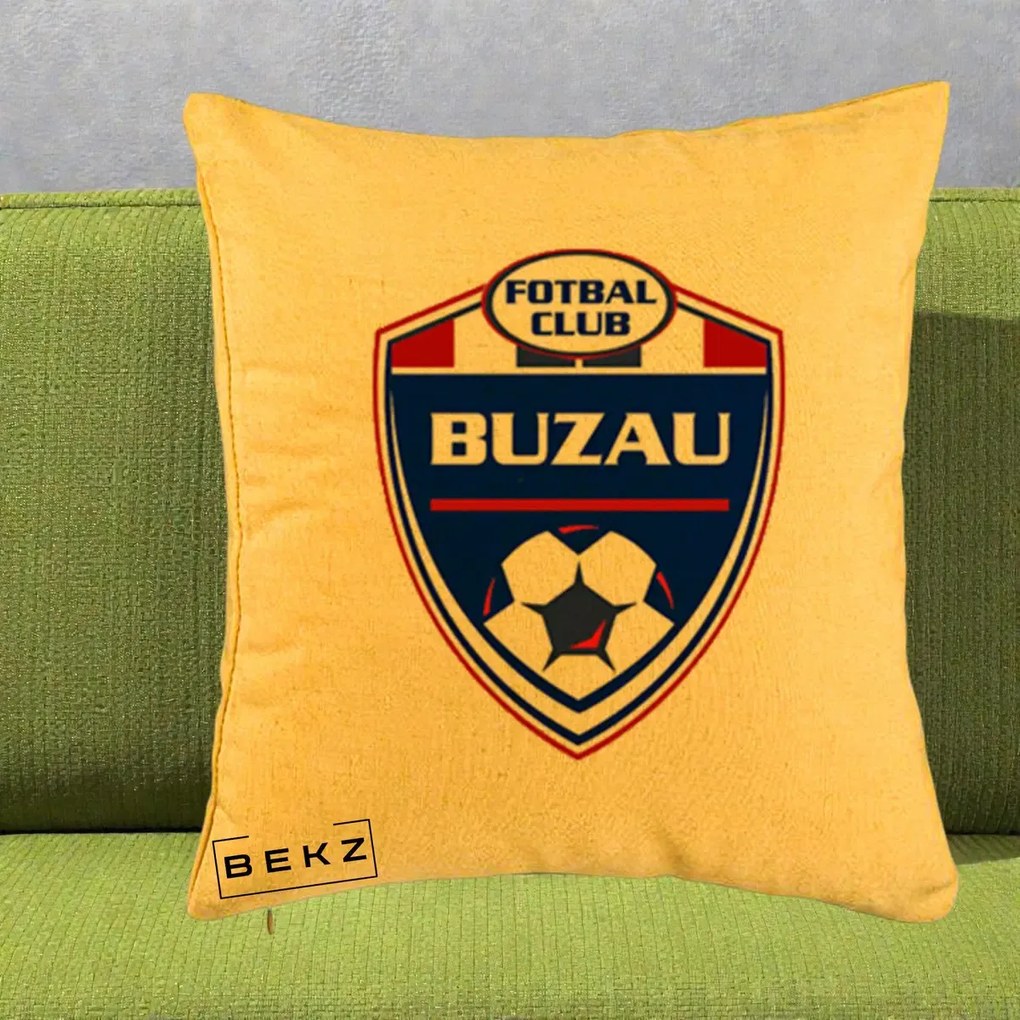 Perna Personalizata FC Buzau Fotbal, 40x40 cm, Galben, Husa Detasabila, Perna Inclusa, BEKZ®