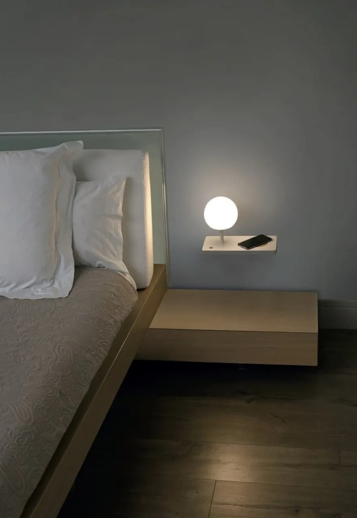 Aplica LED ultramoderna USB / Wireless charger NIKO dreapta