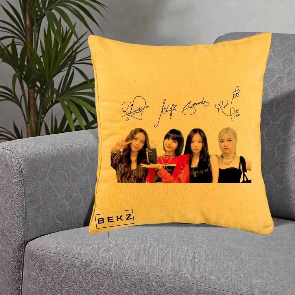 Perna Personalizata K-pop BLACKPINK Semnaturi, 40x40 cm, Galben, Husa Detasabila, Perna Inclusa, BEKZ®