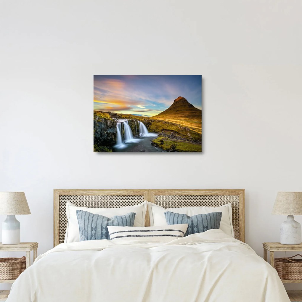 Tablou pe sticlă cu munții și cascade pe Islanda (70x50 cm)