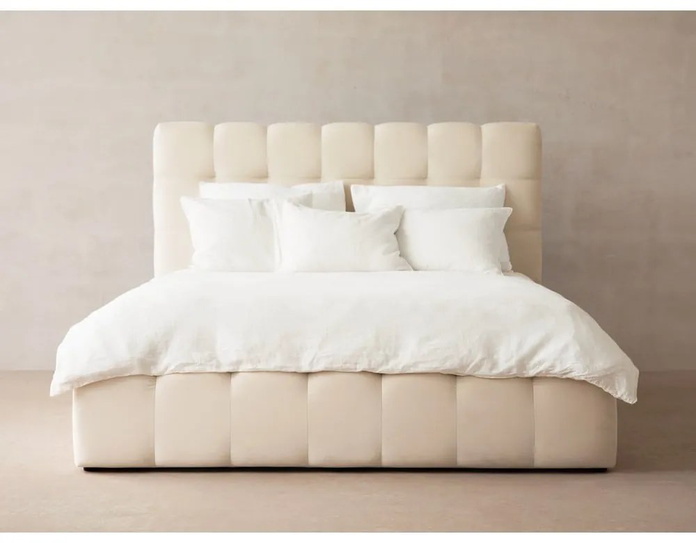 Pat matrimonial bej tapițat cu spațiu de depozitare și somieră 140x200 cm Bali – Cosmopolitan Design