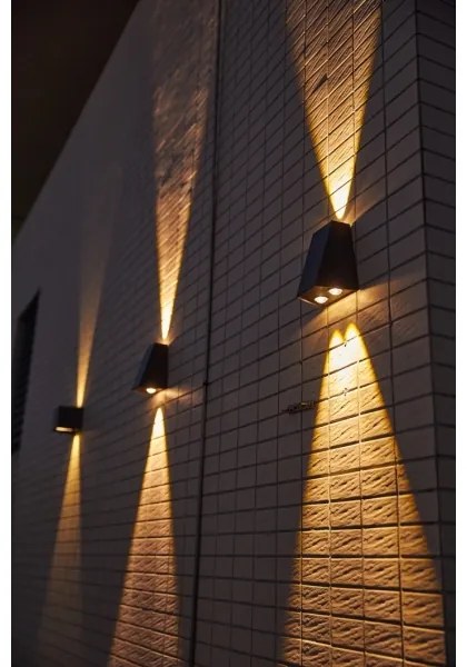 Aplică LED solară Brilagi PYRAMID LED/2W/3,2V 1300 mAh IP54