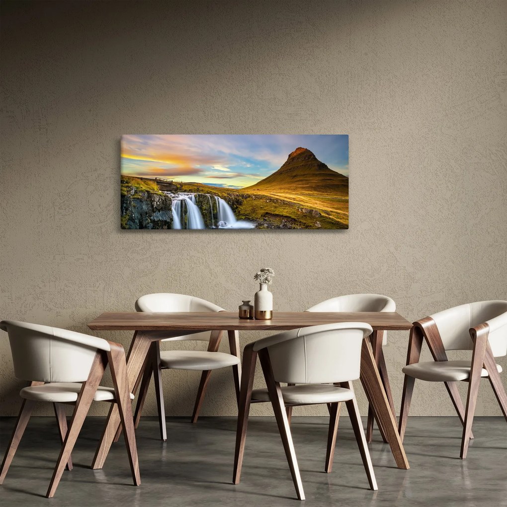 Tablou cu munții și cascade pe Islanda (120x50 cm)