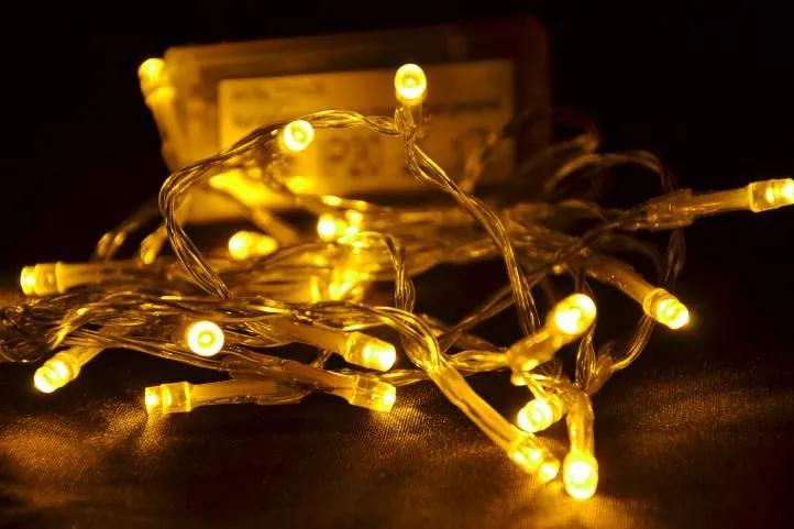 Lanț cu LED-uri de Crăciun - 2 m, 20 de diode, alb cald