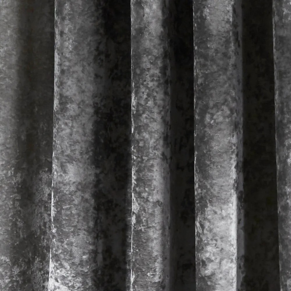 Draperii gri 2 buc. 168x183 cm Crushed Velvet – Catherine Lansfield