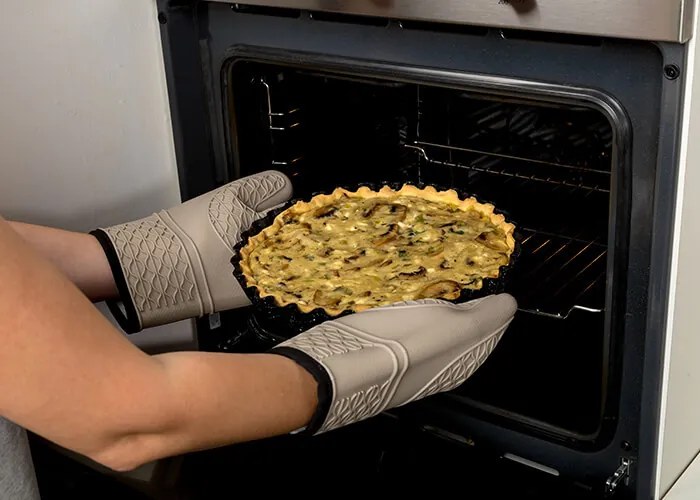 Forma tarta 28 cm cu margini ondulate si invelis stone antiaderent Nature NAVA NV 103 159