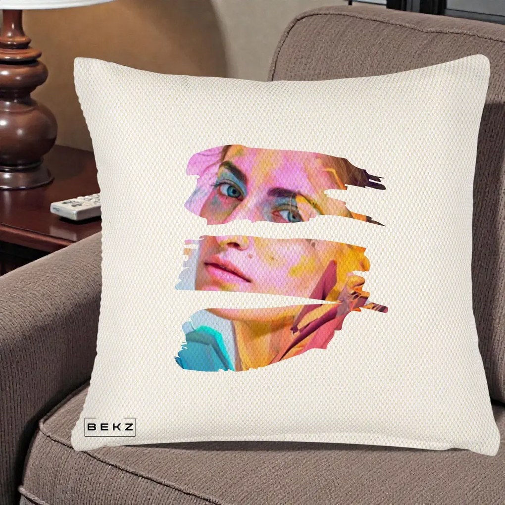 Perna Decorativa Portret Femeie Fragmentat Colorat, 40x40 cm, Crem Reliefat, Husa Detasabila, Perna Inclusa, BEKZ®