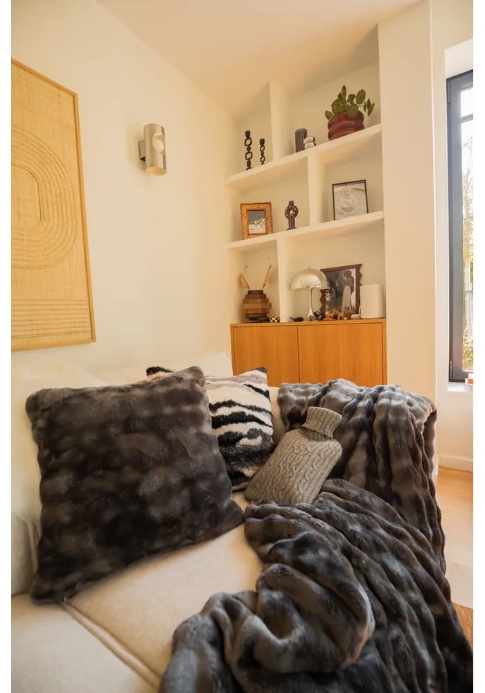 Pernă decorativă din micropluș/cocolino 45x45 cm Wave – Tiseco Home Studio