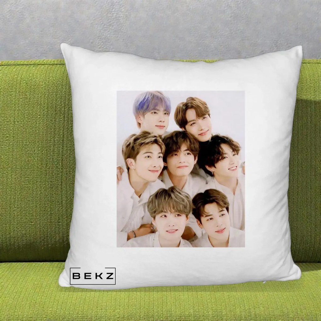 Perna Personalizata K-pop BTS Foto Grup Fete Albe, 40x40 cm, Alb Pufos, Husa Detasabila, Perna Inclusa, BEKZ®