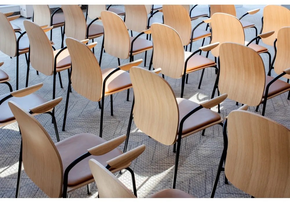 Scaune de dining în culoare naturală cu cotiere/stivuibile 2 buc. cu aspect de lemn de stejar Book – Gazzda