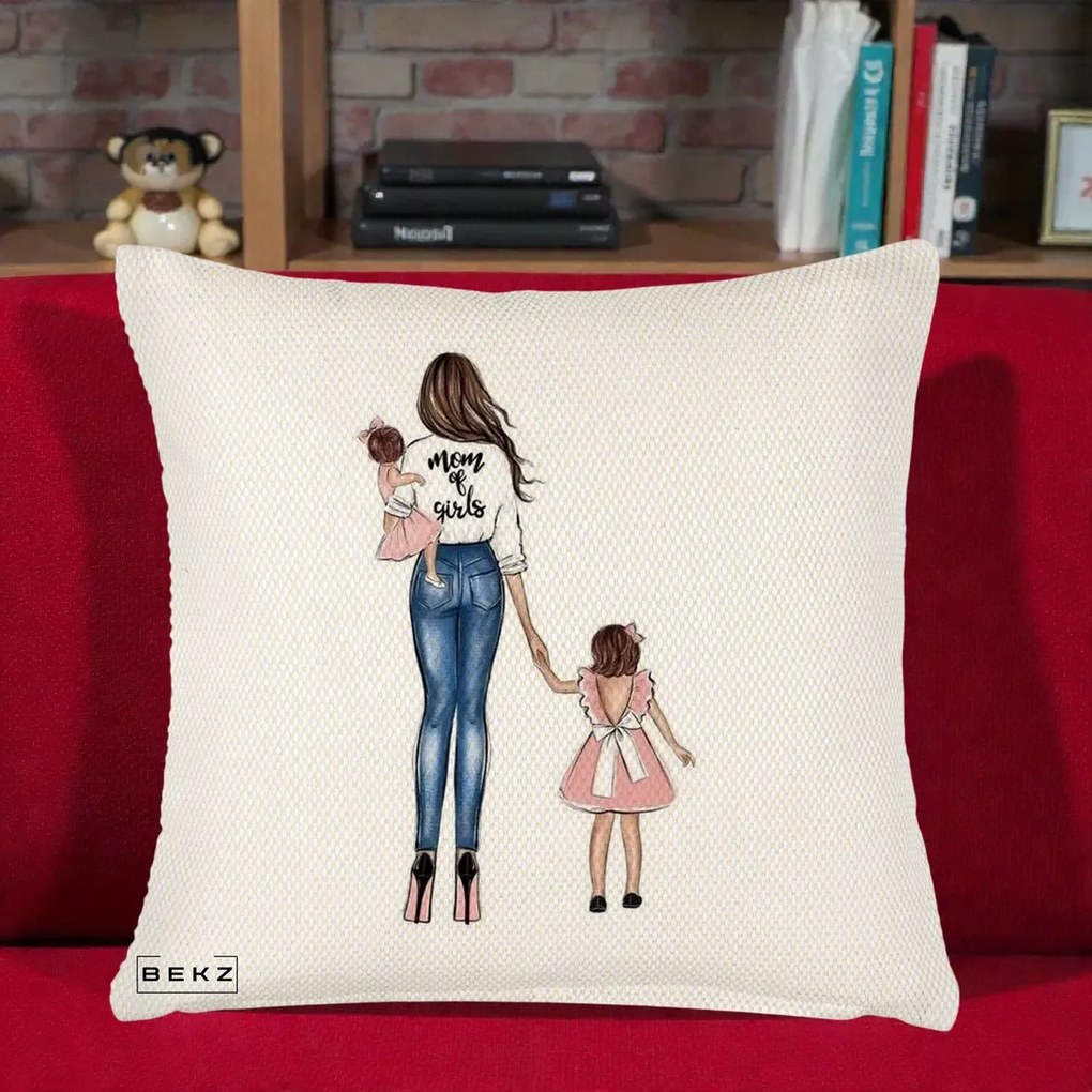 Cadou pentru Mama - Perna Personalizata Mom of Girls Mama cu Fetele, 40x40 cm, Crem Reliefat, Husa Detasabila, Perna Inclusa, BEKZ®