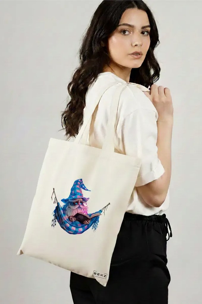 Sacosa de Panza pentru Cumparaturi, Geanta Tote, model The Bookish Gnome 11 38 x 34.5 cm, Alba, BEKZ®