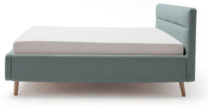 Pat matrimonial albastru deschis tapițat cu spațiu de depozitare cu somieră 160x200 cm Lotte – Meise Möbel