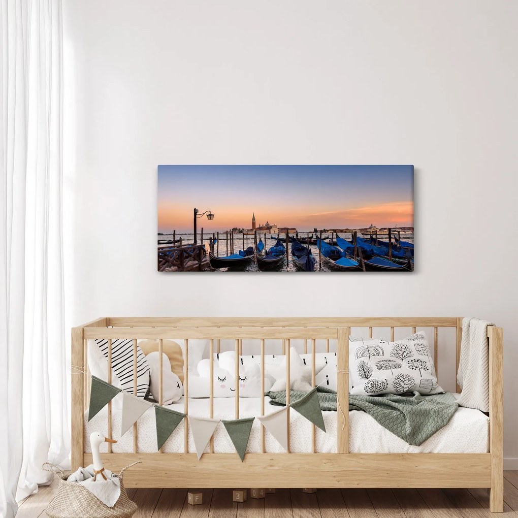 Tablou - zgârie norii unui oraș mare (120x50 cm)