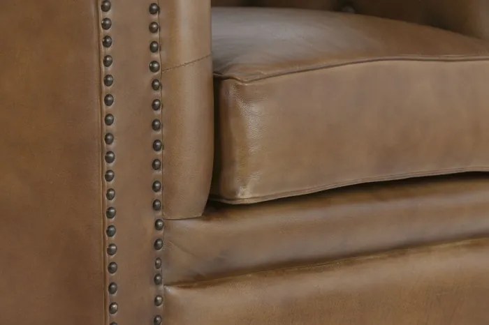 Fotoliu Chesterfield din piele naturală maro cu aspect antichizat, capitonat cu nasturi, stil clasic vintage, 90 x 80 x 77 cm, „Wellington”