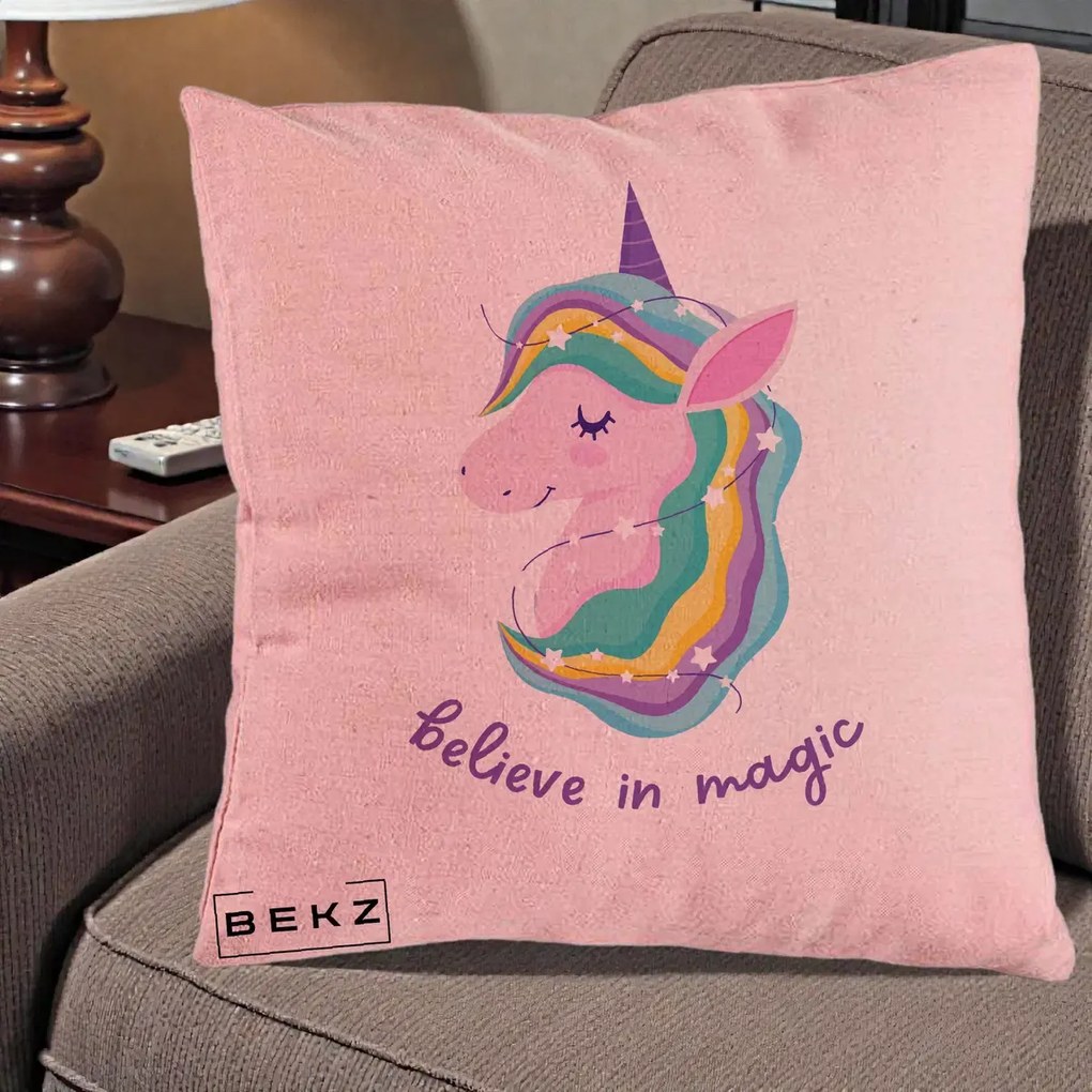 Perna Decorativa Unicorn Believe in Magic, 40x40 cm, Roz, Husa Detasabila, Perna Inclusa, BEKZ®