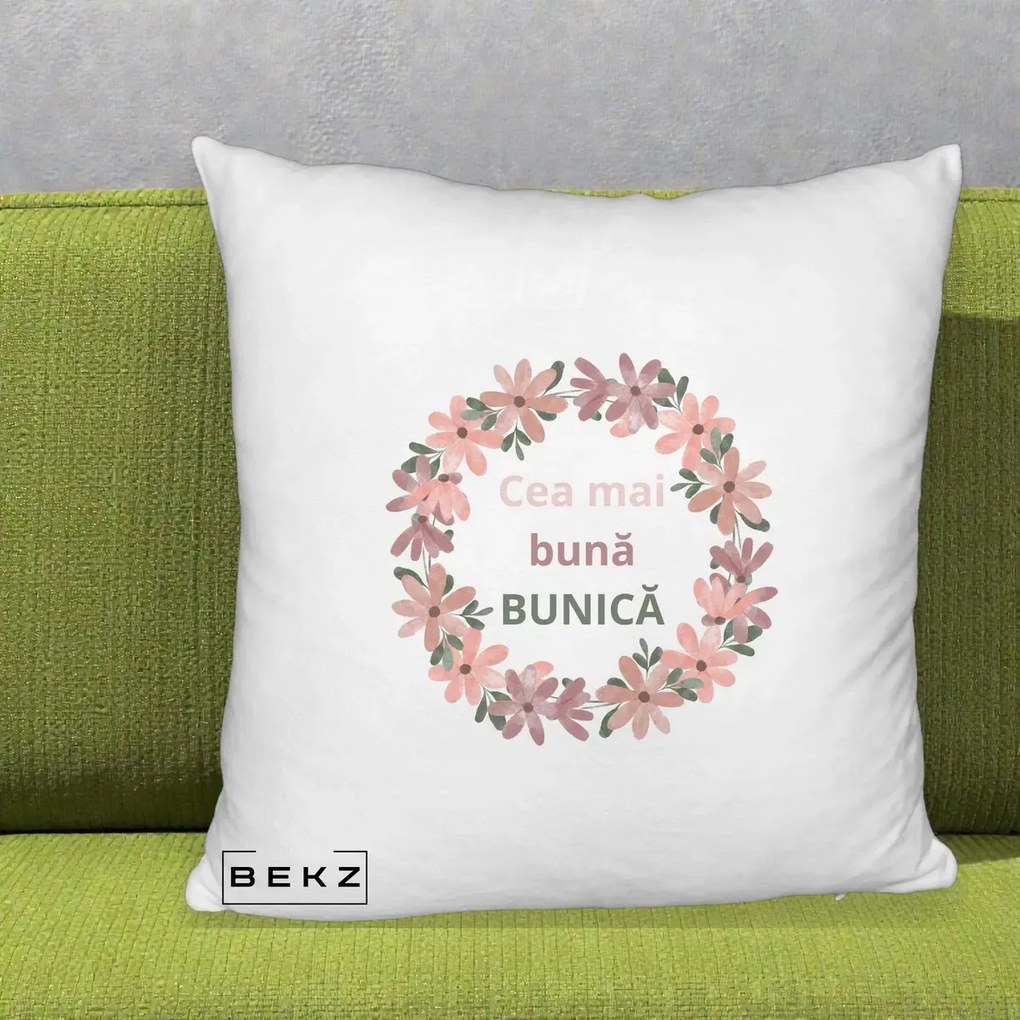 Cadou pentru Bunica - Perna Personalizata Cea Mai Buna Bunica Coronita Flori Roz, 40x40 cm, Alb Pufos, Husa Detasabila, Perna Inclusa, BEKZ®
