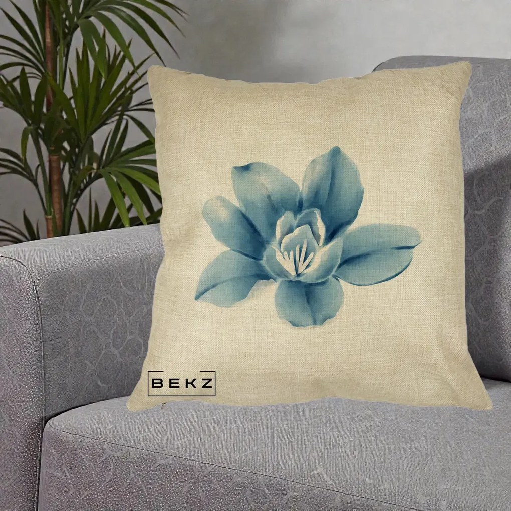 Perna Decorativa Magnolie Albastra Acuarela, 40x40 cm, Crem, Husa Detasabila, Perna Inclusa, BEKZ®