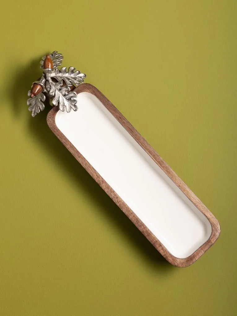 Platou decorativ dreptunghiular din lemn de mango maro, suprafață albă, frunze de stejar din aluminiu argintiu și ghinde din lemn, finisaj natural, 2