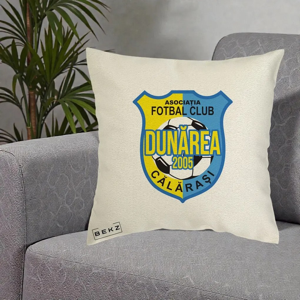 Perna Personalizata AFC Dunarea Calarasi 2005 Fotbal, 40x40 cm, Ecru, Husa Detasabila, Perna Inclusa, BEKZ®