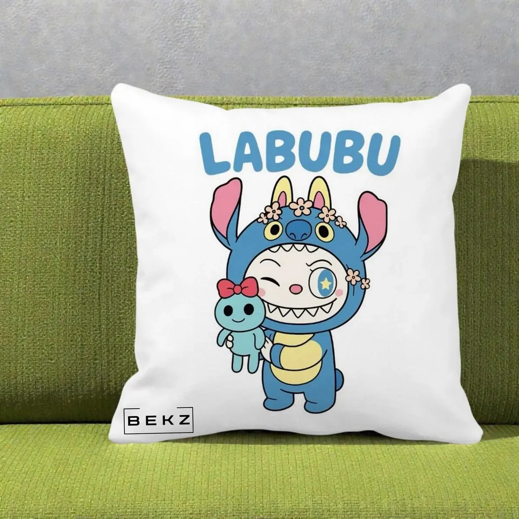 Perna Personalizata Labubu x Stitch cu Flori, 40x40 cm, Alba Mata, Husa Detasabila, Perna Inclusa, BEKZ®