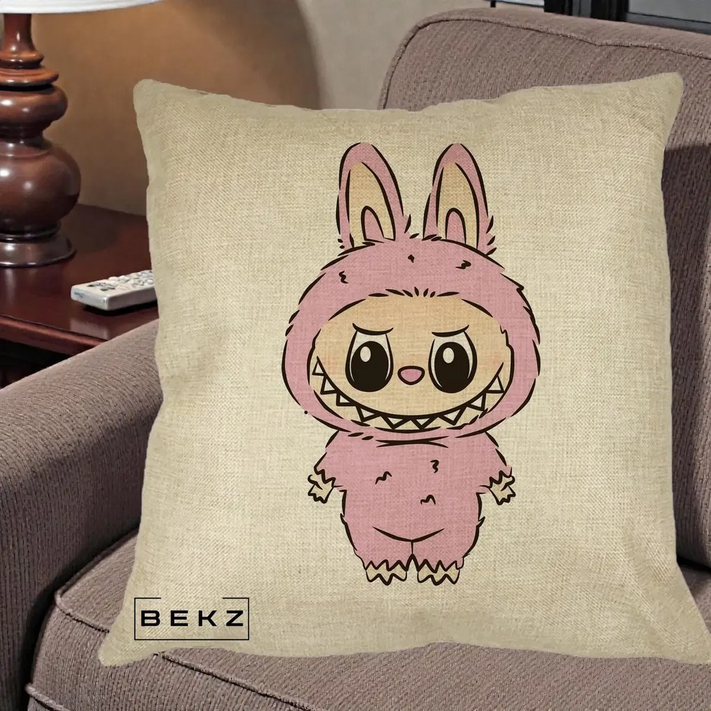 Perna Personalizata Labubu Mov Pastel, 40x40 cm, Crem, Husa Detasabila, Perna Inclusa, BEKZ®