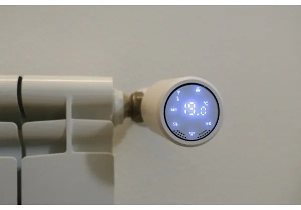 SET 4x cap termostatic Immax NEO 07732C + BRIDGE PRO v3 2xAA/3V Wi-Fi Tuya