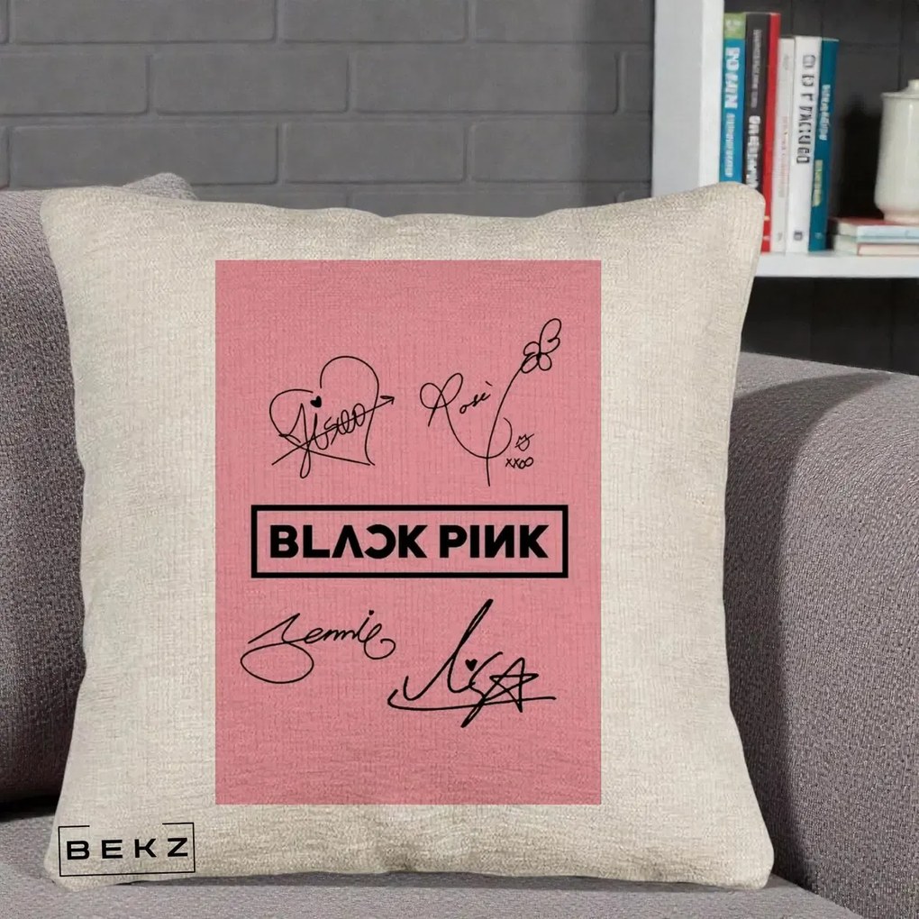 Perna Personalizata K-pop BLACKPINK Semnaturi Roz, 40x40 cm, Bej Canapea, Husa Detasabila, Perna Inclusa, BEKZ®