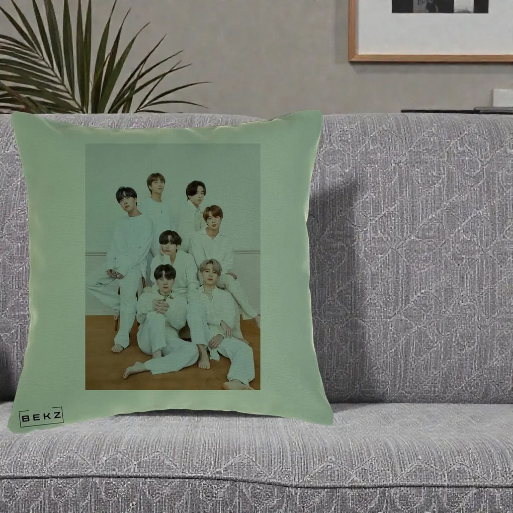 Perna Personalizata K-pop BTS Foto Grup All-White Elegant, 40x40 cm, Verde, Husa Detasabila, Perna Inclusa, BEKZ®