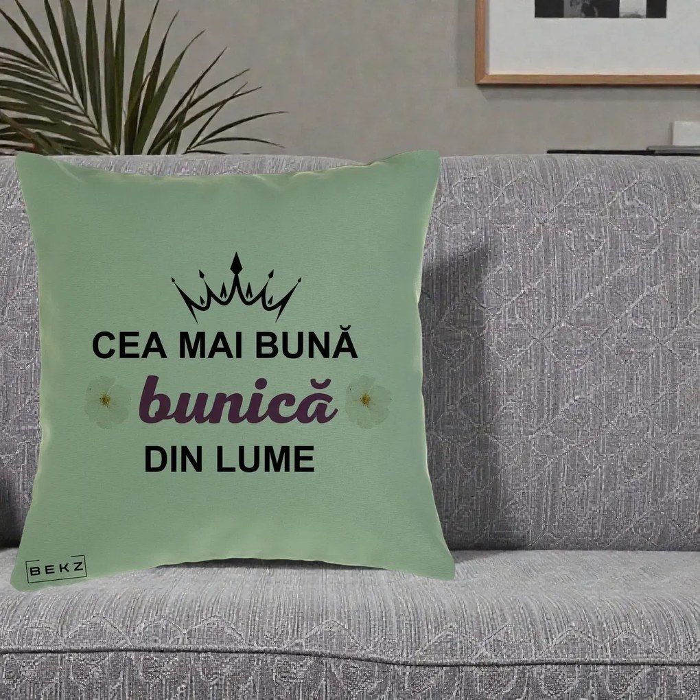 Cadou pentru Bunica - Perna Personalizata Cea Mai Buna Bunica Din Lume Coroana Mov Flori, 40x40 cm, Verde, Husa Detasabila, Perna Inclusa, BEKZ®