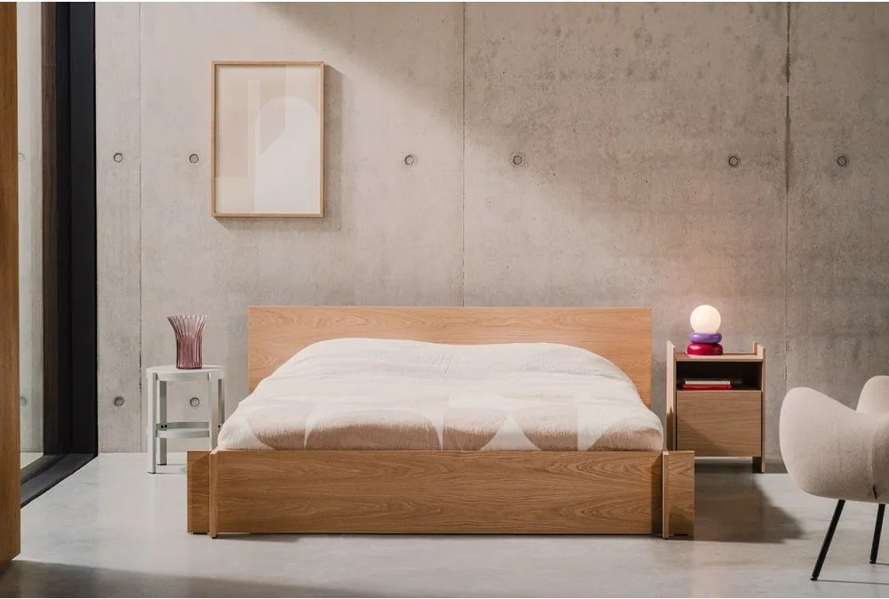 Pat matrimonial în culoare naturală din placă aglomerată de lemn/din placaj cu aspect de lemn de stejar cu somieră 200x200 cm Valt – noo.ma